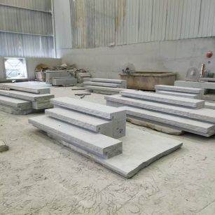 宁德 整石台阶（大面火烧+侧面自然面），出货前厂内拼装