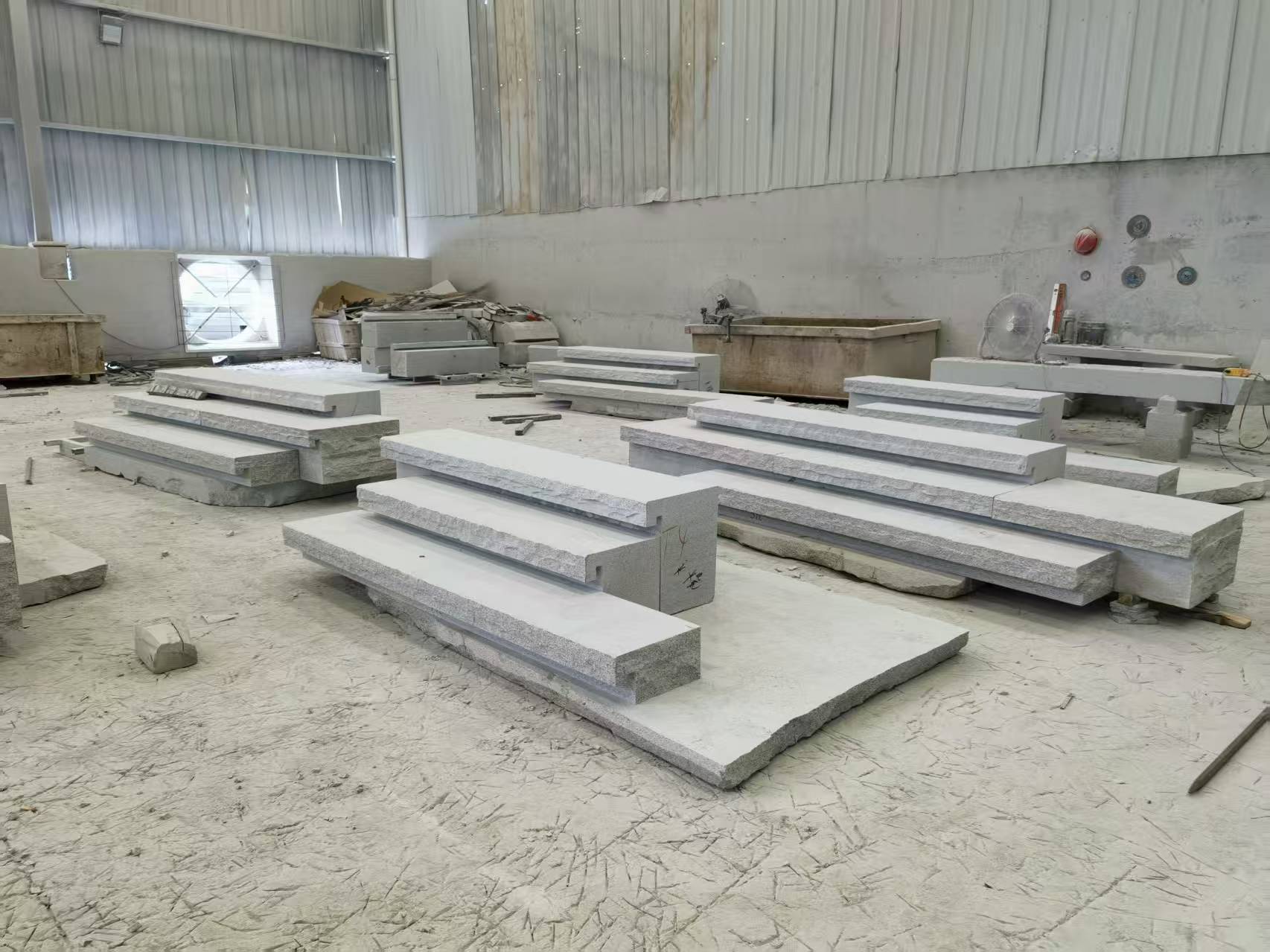 宁德 整石台阶（大面火烧+侧面自然面），出货前厂内拼装