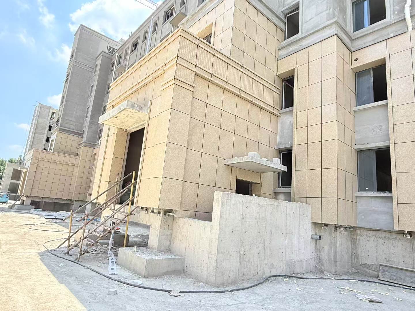 宁德 黄金麻干挂，工地实拍