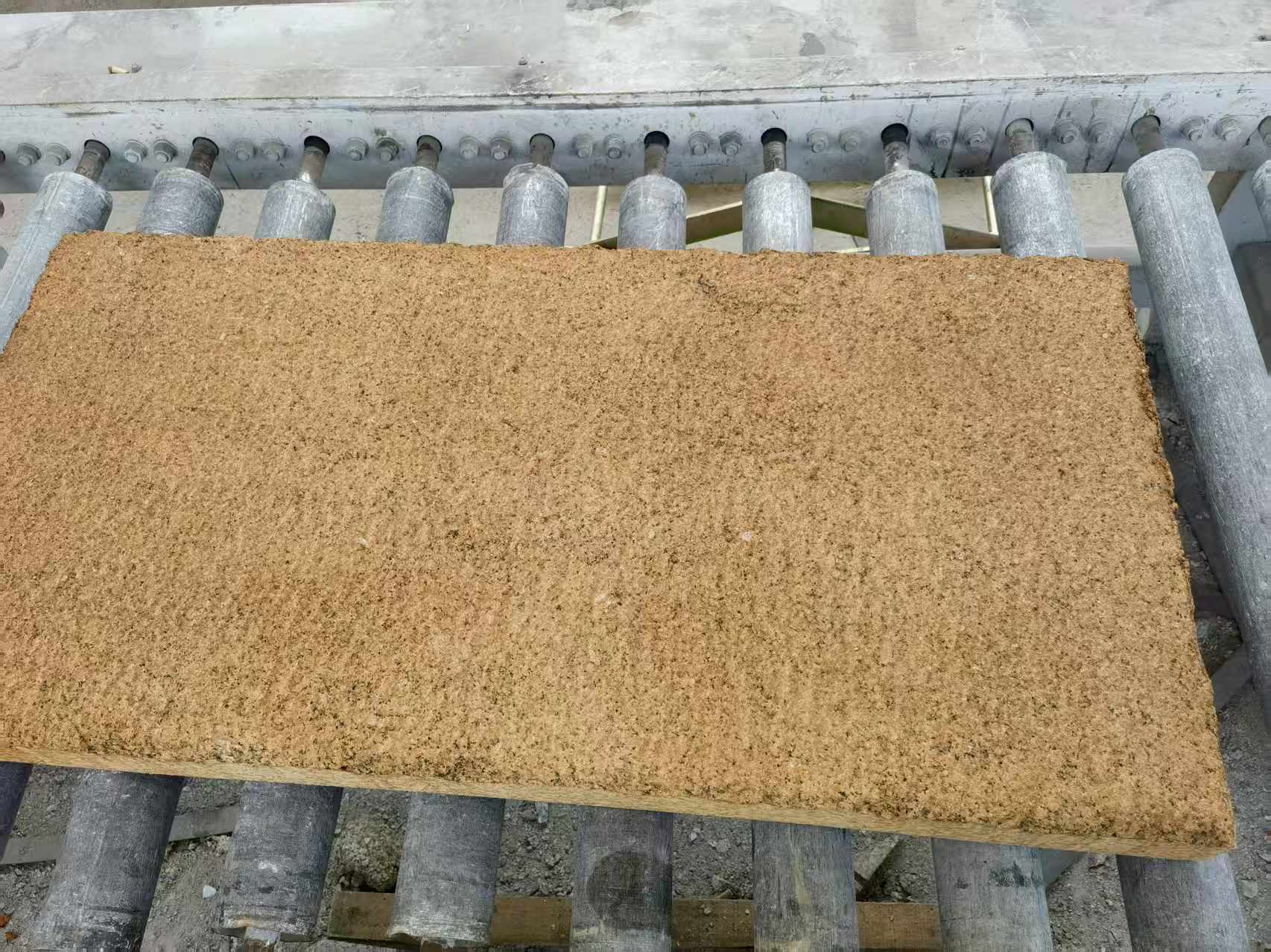 宁德 菠萝面老石板，做旧仿古石，流水线生产加工