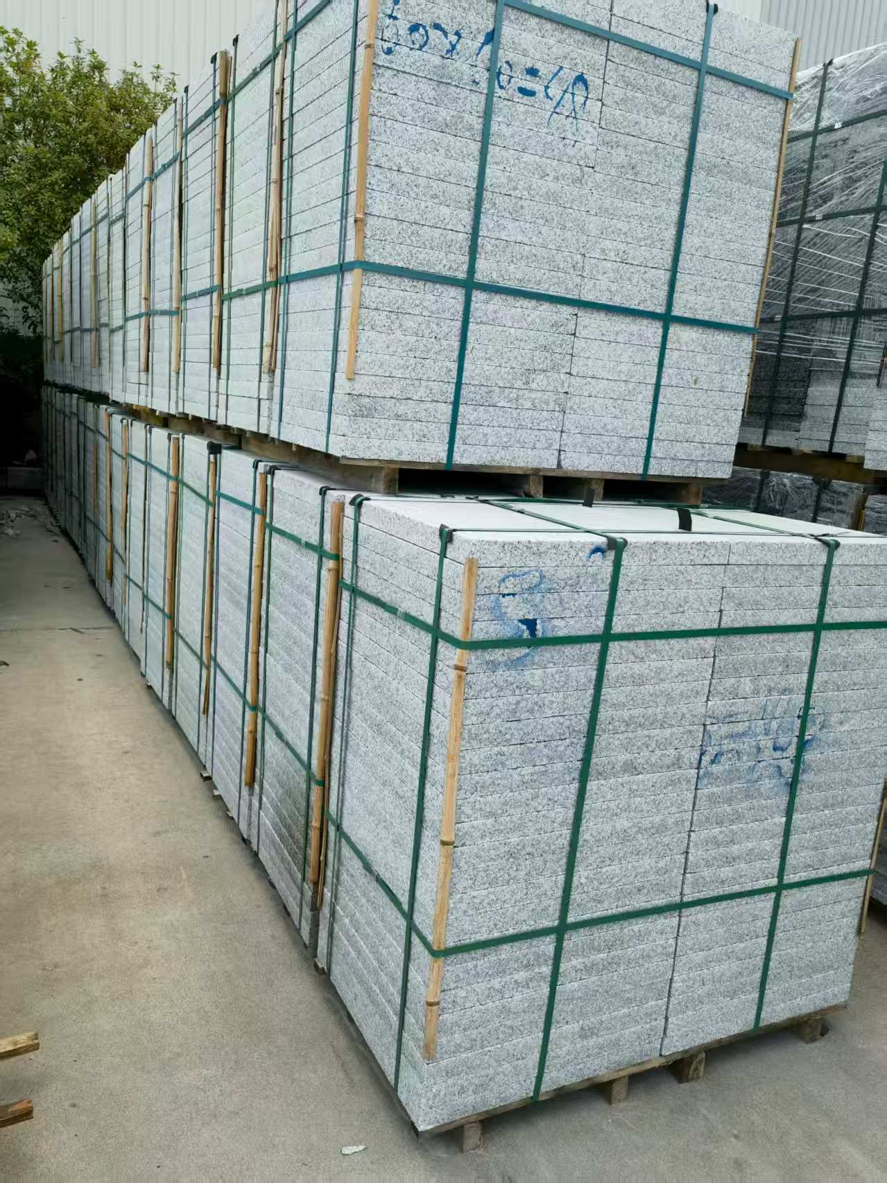 宁德 大花芙蓉白火烧成品，市政园林广场地铺石