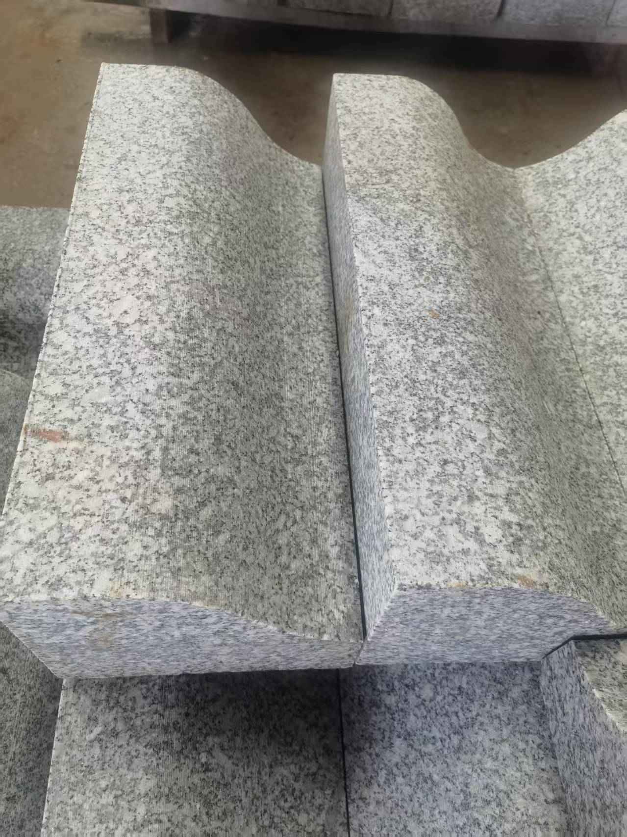 宁德芙蓉白S型拉丝面路沿石